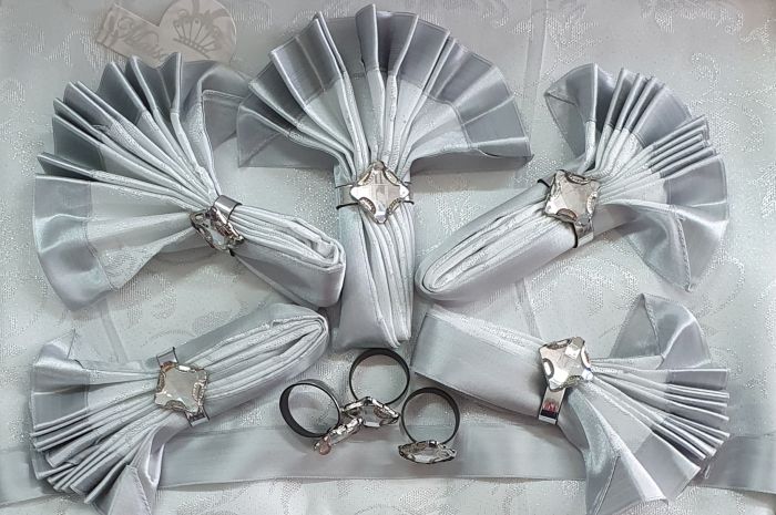Скатертина з люрексом Kurdeleli Set Maison Royale 160x220+5 psc Grey