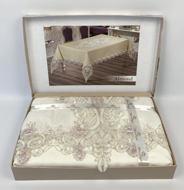 Скатертина Велюр Maison Royale 160x350 Almond Powder