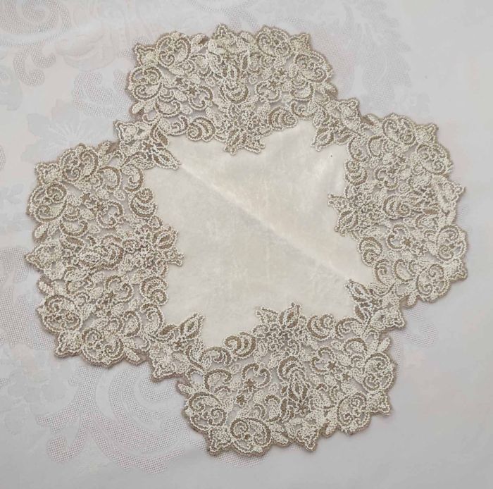 Серветка велюрова Acme з мереживом 40*40 Quenn Krem