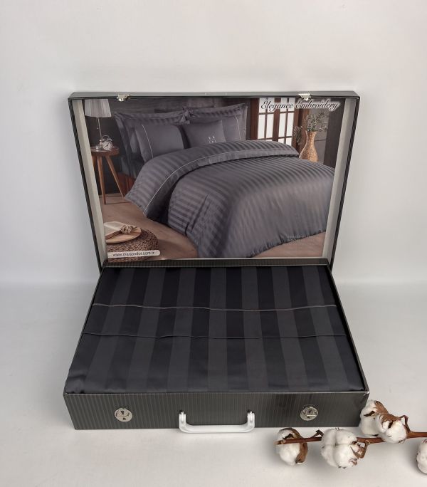 Постільна білизна Maison D'or сатин страйп 200х220 Elegance Embroidery Grey