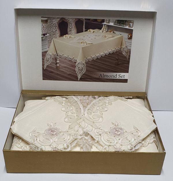 Скатертина Set Maison Royale 160x220+8 psc Almond Powder
