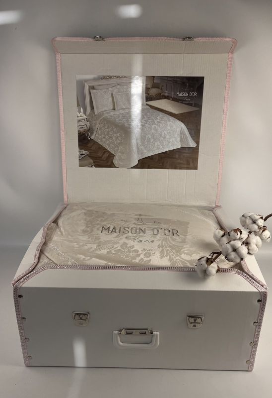 Покривало Maison D'or Audree 250x260 Krem