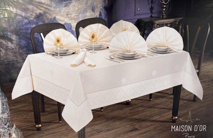 Скатертина Set Maison D'or Magnole Damasque 155х270+8psc Ecru