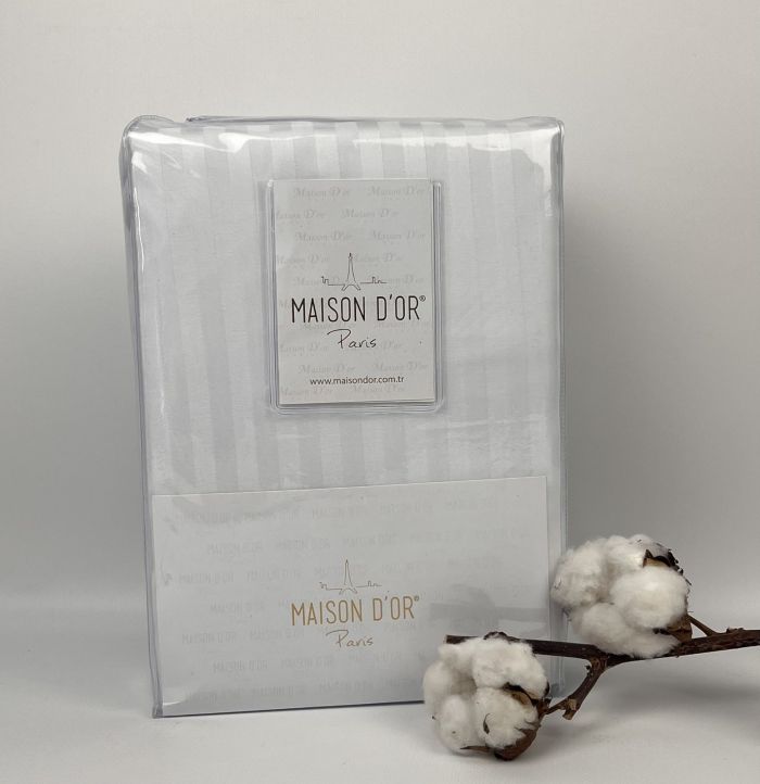 Простирадло 240x260 з наволочками Страйп-сатин Maison D'or White