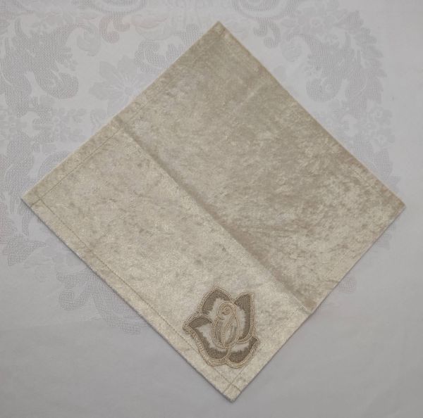 Серветка велюрова Acme з мереживом 35*35 Rose Cappicino