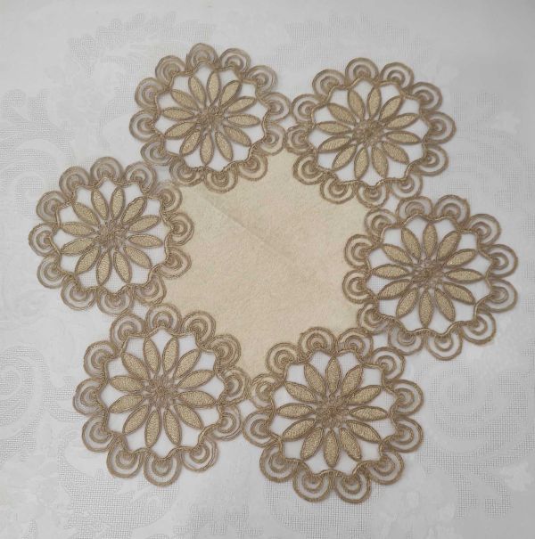 Серветка велюрова Acme з мереживом 45*45 Sahra Cappicino
