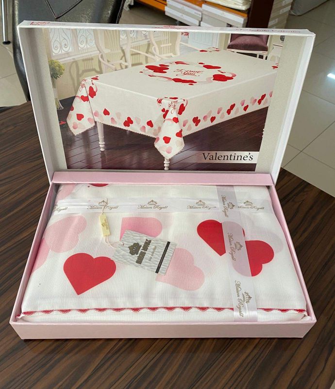 Скатертина Maison Royale 160x220 Valentines