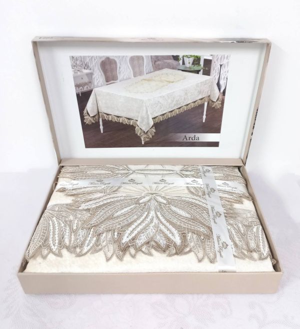 Скатертина Велюр Maison Royale 160x260 Arda Cream