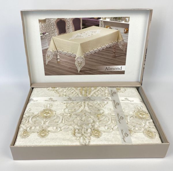 Скатертина Велюр Maison Royale 160x220 Almond Cream