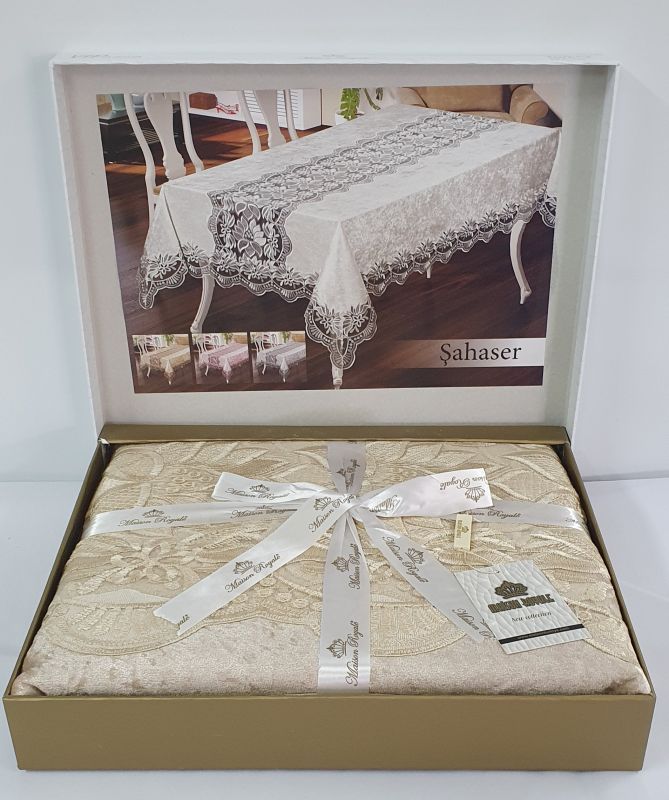 Скатертина Велюр Maison Royale 160x220 Sahaser Cappucino