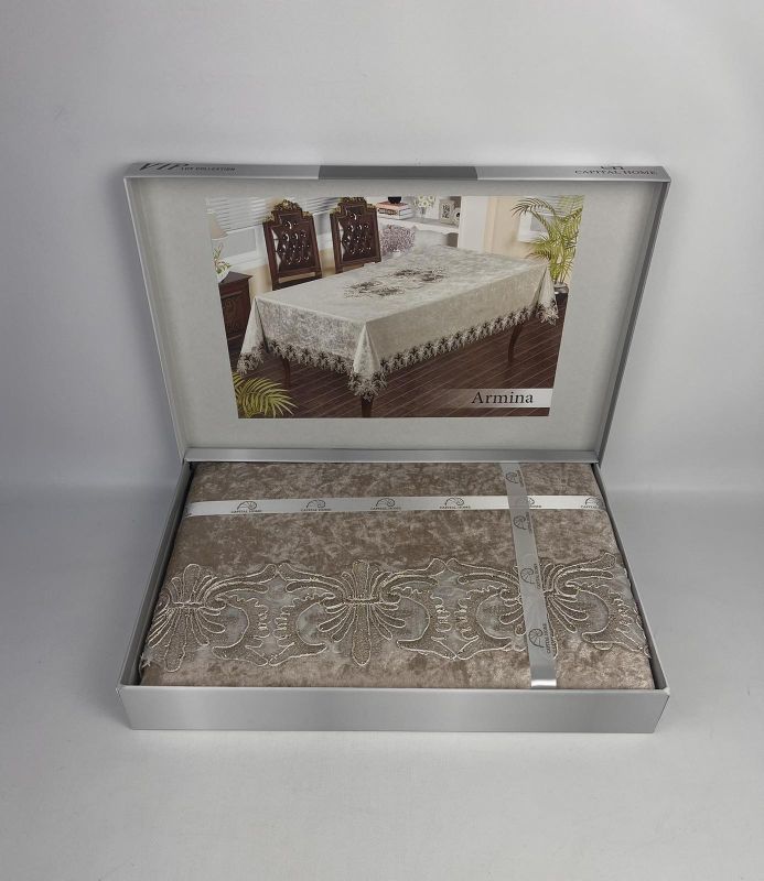 Скатертина Велюр Maison Royale 160x220 Armina Cappucino